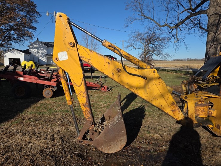 jd-455e-track-loader-w/-backhoe-image-22