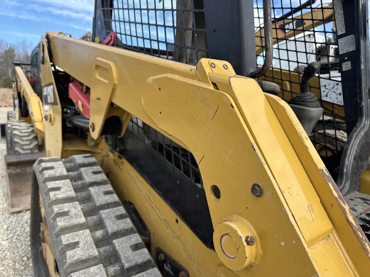 caterpillar-239d-image-19