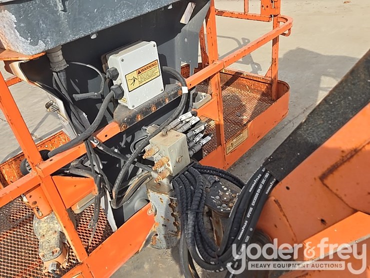 2015-jlg-600aj-image-67