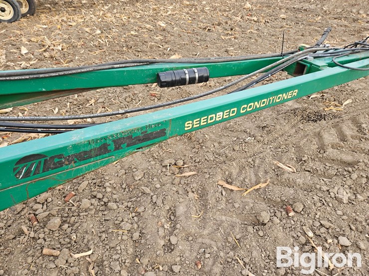 great-plains-2330sc-30'-wide-seedbed-conditioner-image-10