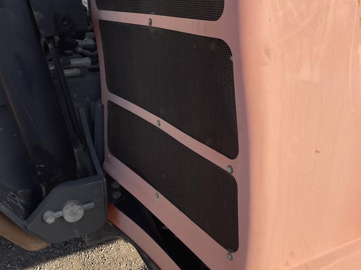 2011-jlg-g10-55a-image-24