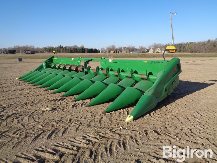 2023-john-deere-c12r-image-1