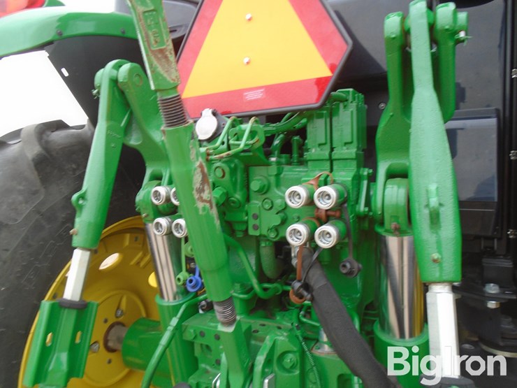 2023-john-deere-6155m-image-12