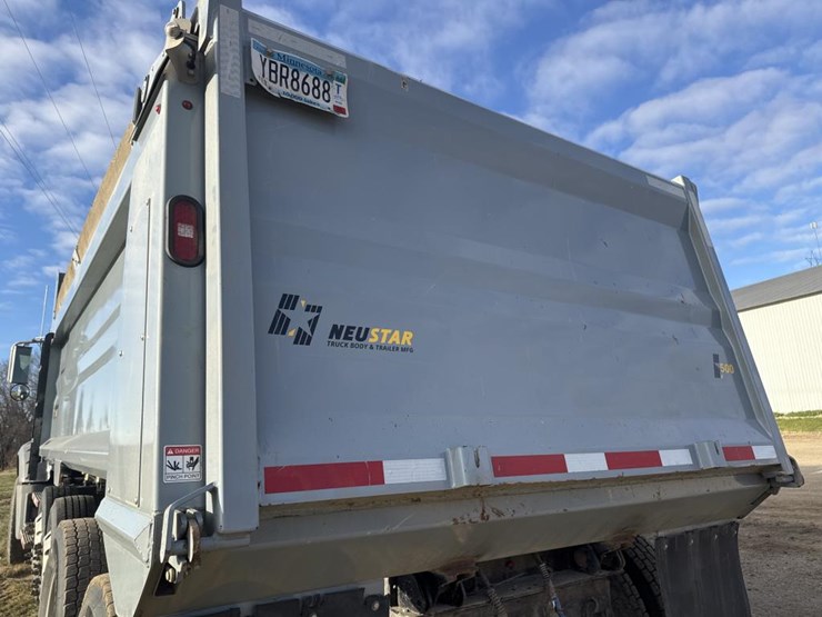 #1463-•-2007-mack-quad-axle-dump-truck-image-26