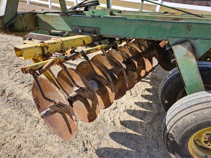 john-deere-230-image-26