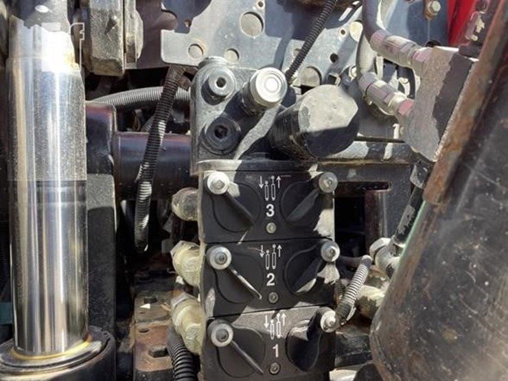 2012-case-ih-magnum-260-image-17