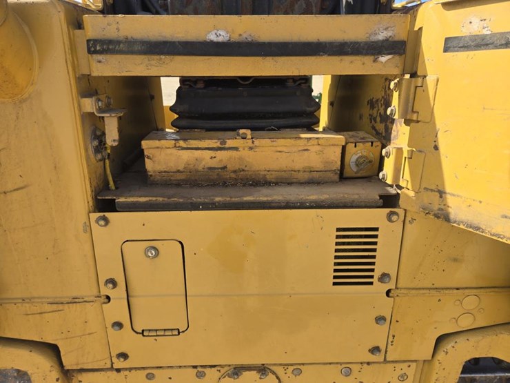 1996-caterpillar-d3c-image-11