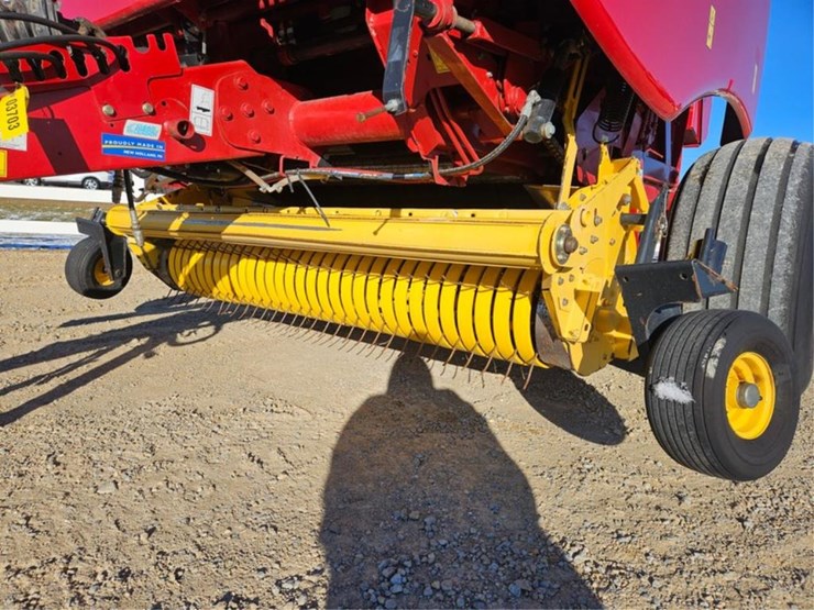 new-holland-roll-belt-560-image-14