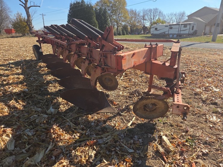 white-6-bottom-plow-image-4