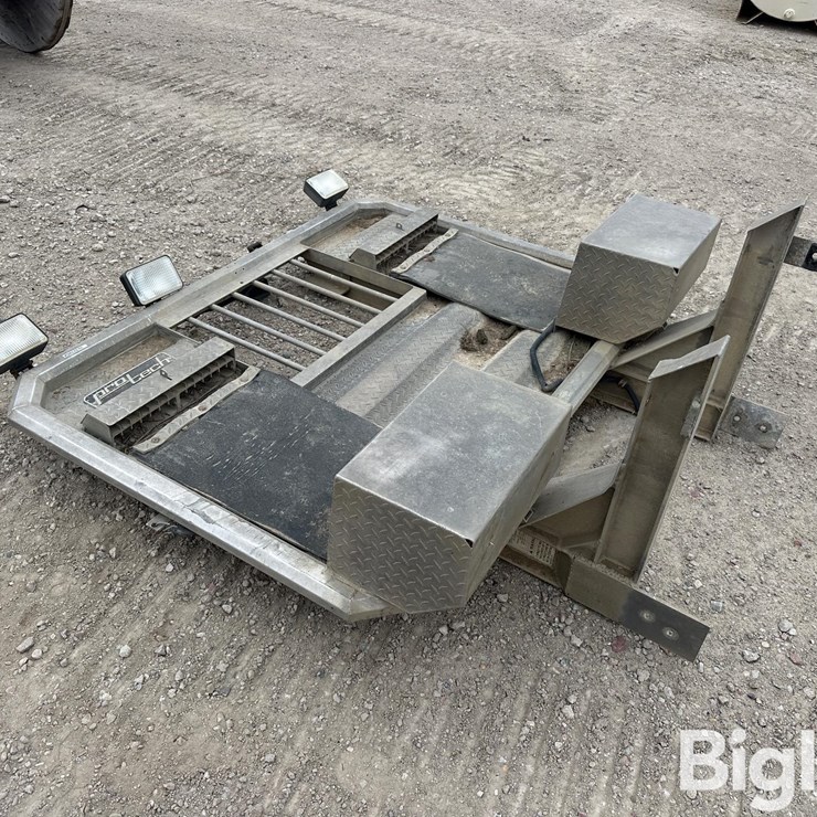 Pro-Tech Aluminum Headache/Storage Rack