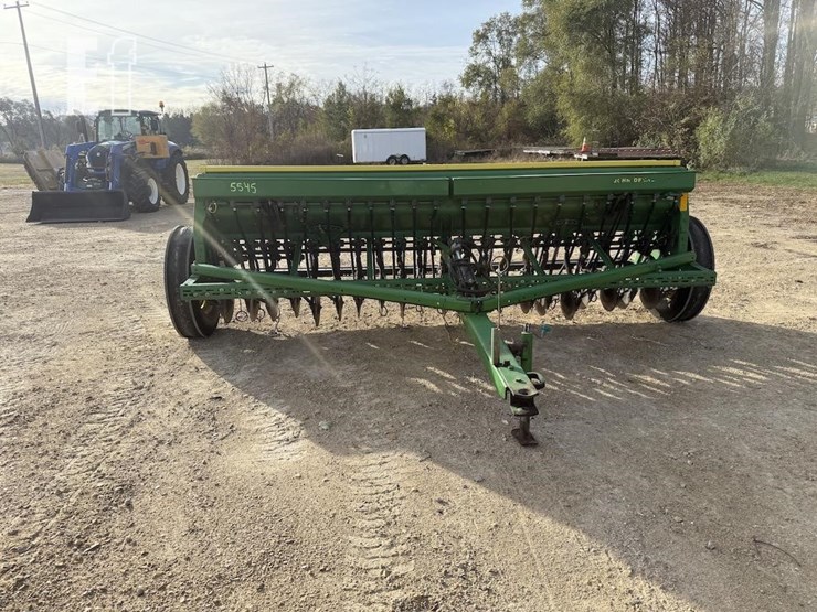 john-deere-8300-image-2