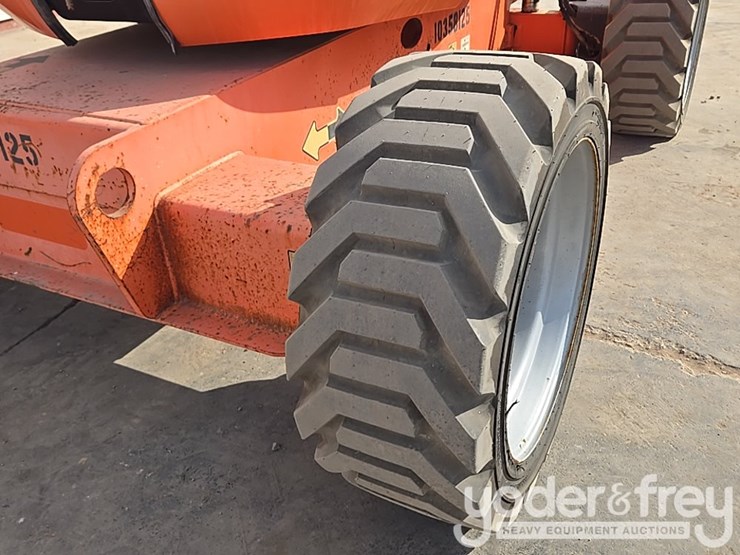 2015-jlg-600aj-image-37