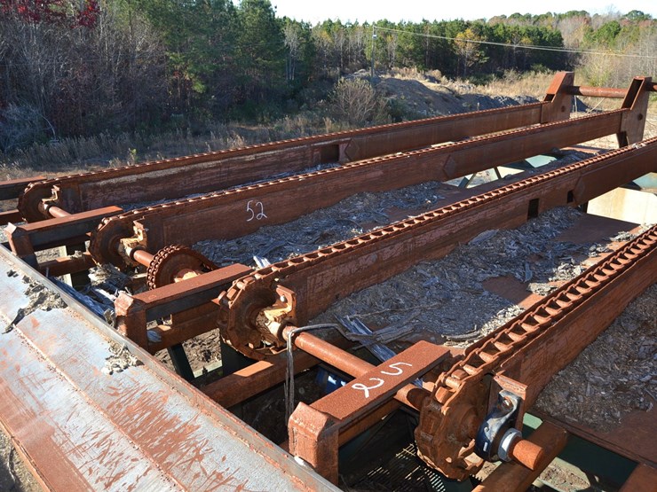32'-4-strand-heavy-duty-infeed-log-deck-w/-#132-chain-w/-heavy-duty-drive-w/-steel-support-to-the-ground-image-2