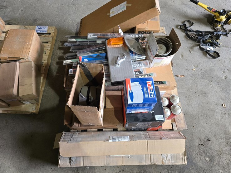 #22395-•-misc-truck-parts-image-2