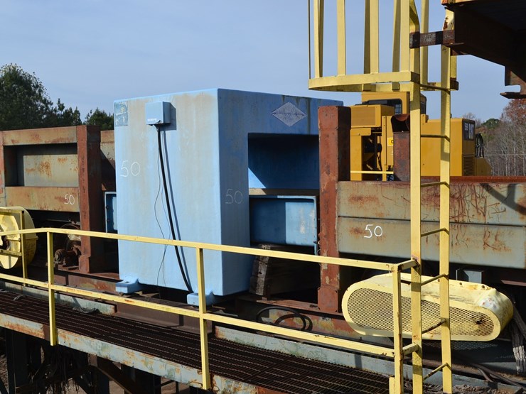 mdi-model-2000-whole-tree-metal-detector-w/-41"x44"-opening-w/-41"x17'-belt-feed-w/-fiberglass-section-w/-no-drive-drive-of-ladder-back-conveyor-w/-control-image-6