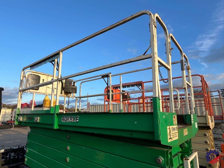 2015-jlg-4069le-image-7