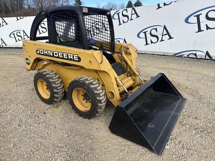 john-deere-240-image-7