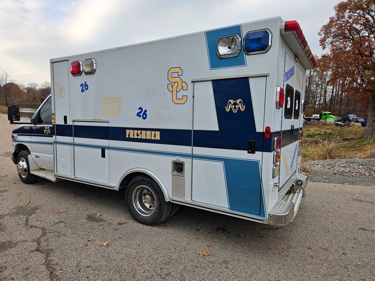 #22778-•-2003-ford-econoline-van-ambulance-image-9