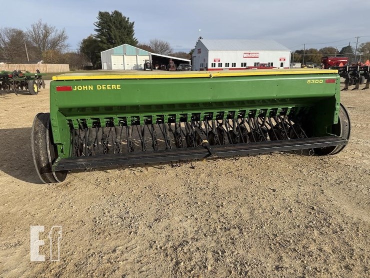 john-deere-8300-image-6