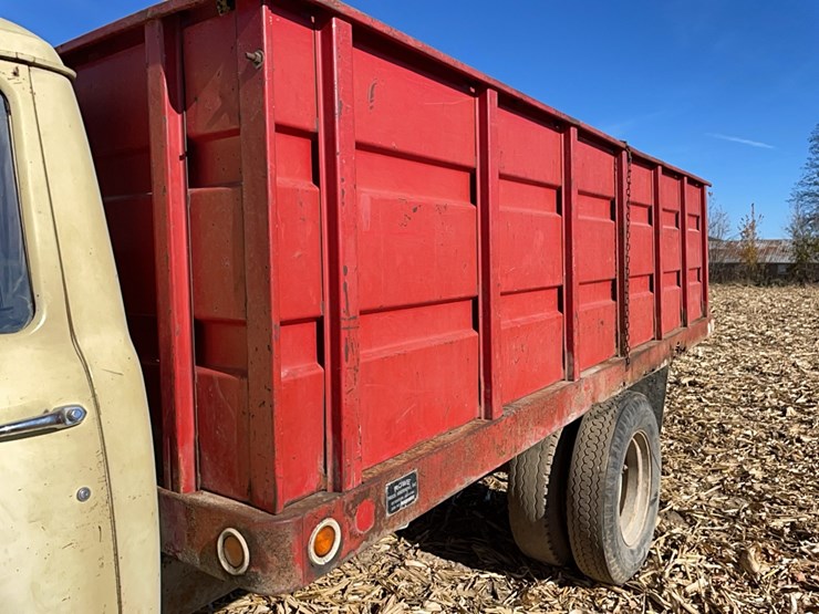 ih-load-star-1600-single-axle-grain-truck-image-11