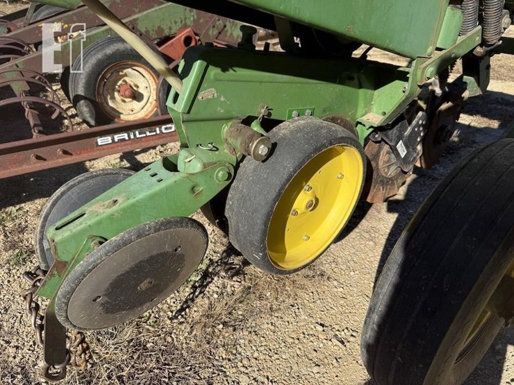 john-deere-7000-image-8