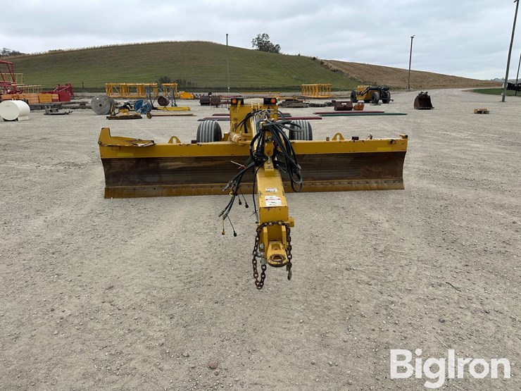 2016-landoll-1632rs-pull-type-grader/blade-image-2