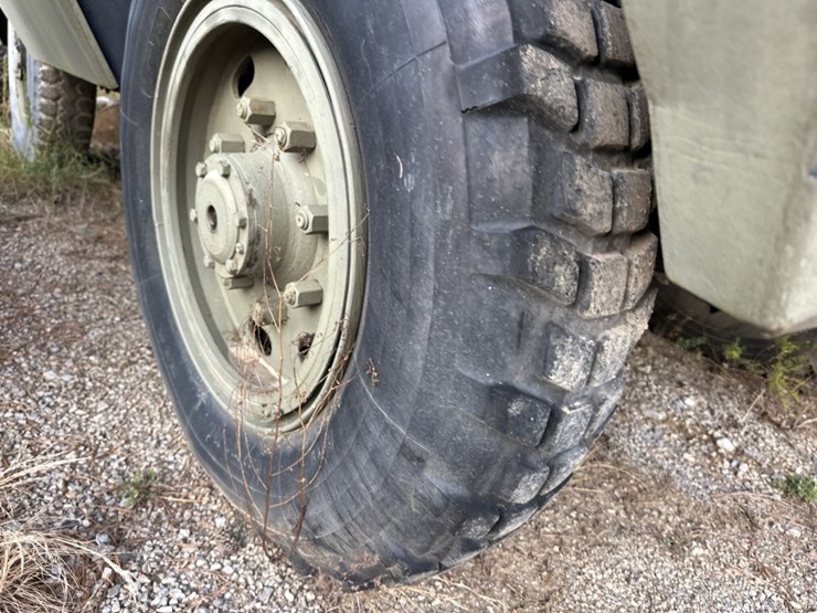 2118-ford-300-image-54