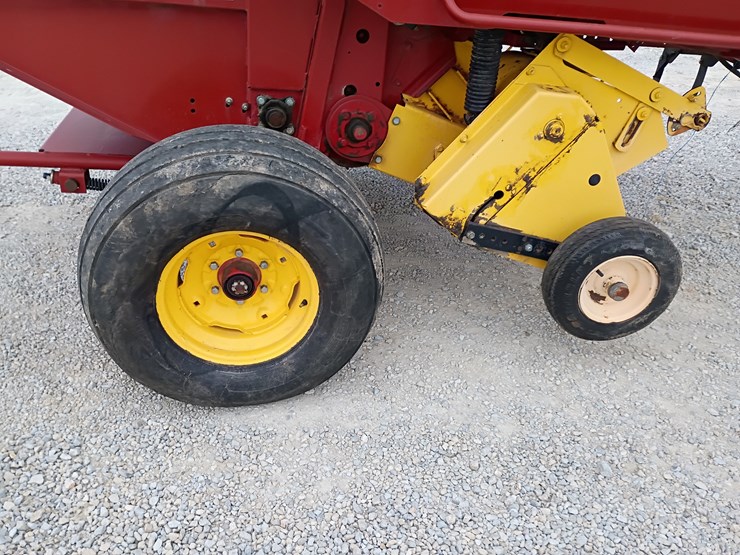 2014-new-holland-br7060-image-25