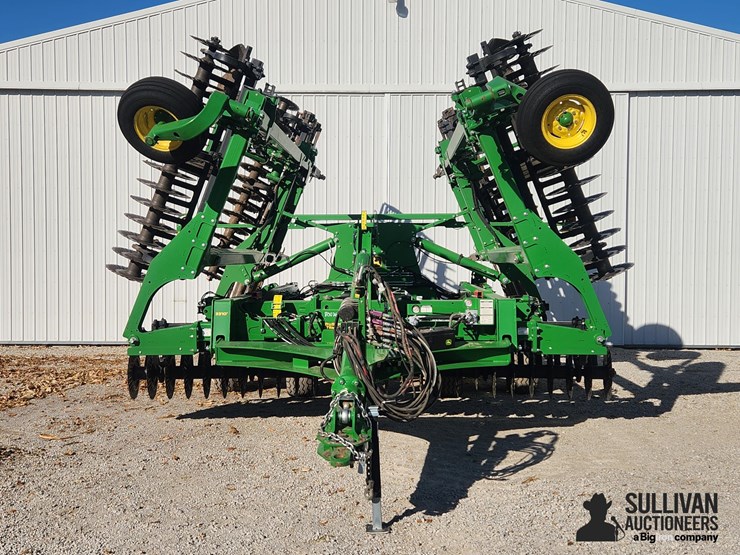 2022-john-deere-2660vt-image-2