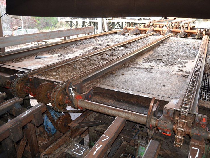 26'-4-strand-infeed-log-deck-w/-5-arm-stop-&-loader-w/-#78-chian-w/-heavy-duty-electric-drive-image-1