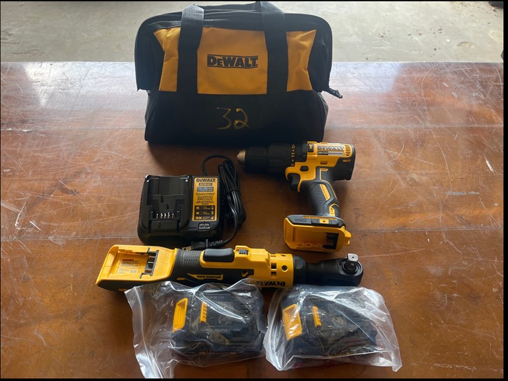 #32-•-dewalt-combo-set-image-2