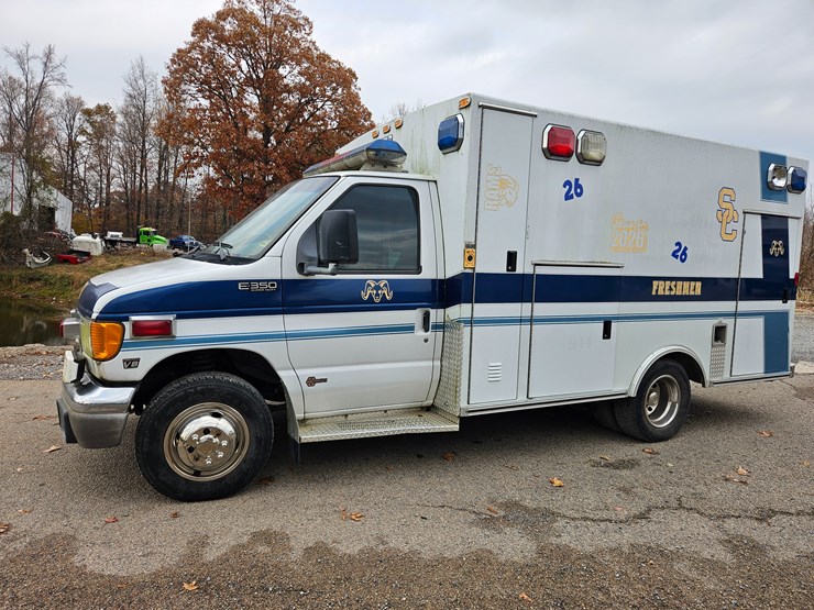 #22778-•-2003-ford-econoline-van-ambulance-image-4