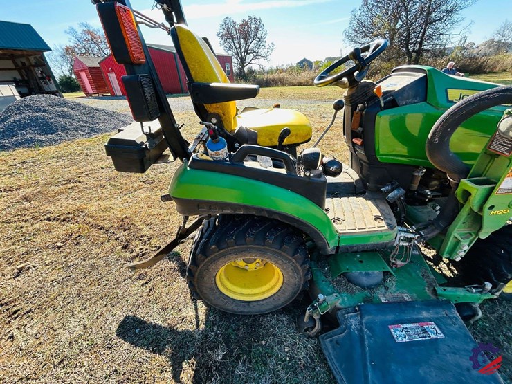2016-john-deere-1025r-image-41