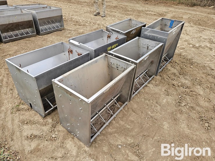 big-husky-&-hog-slat-stainless-steel-nursery-feeders-image-5