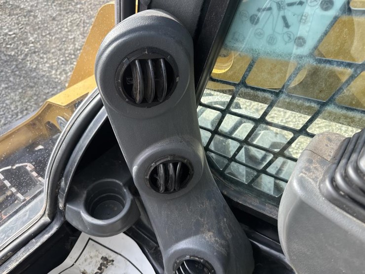 caterpillar-236d3-image-40