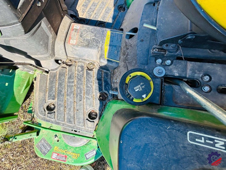 2016-john-deere-1025r-image-77