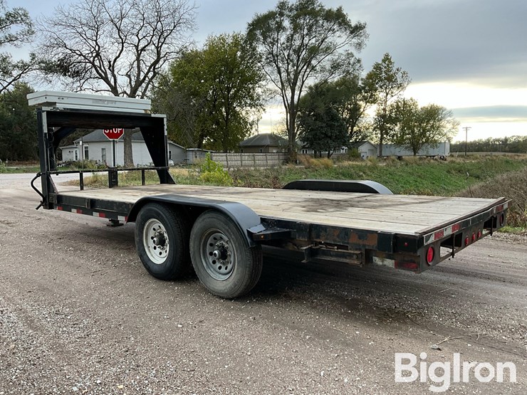 titan-trailer-image-7