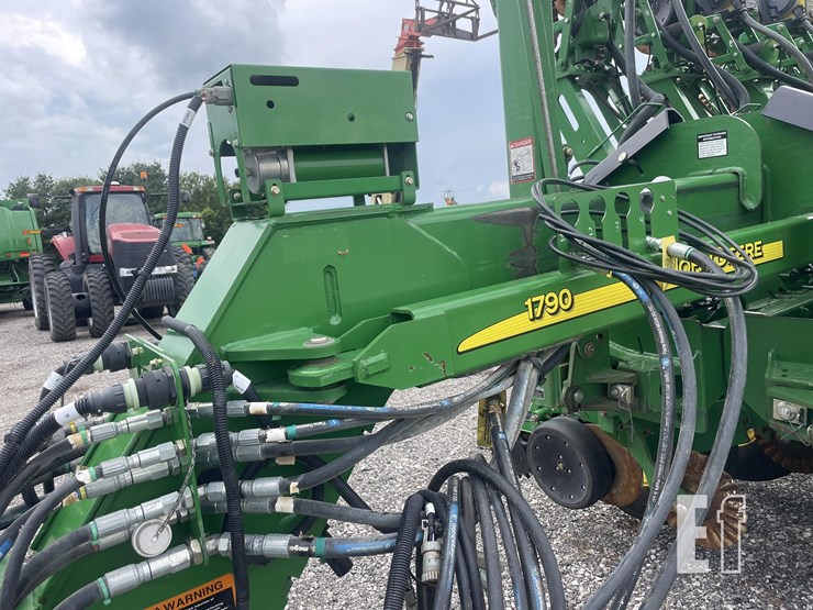 2012-john-deere-1790-image-27