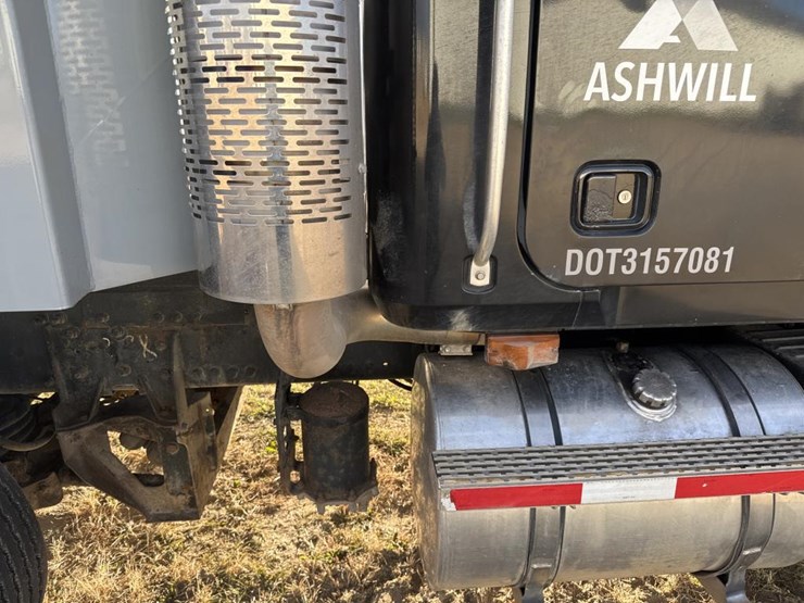 #1463-•-2007-mack-quad-axle-dump-truck-image-21