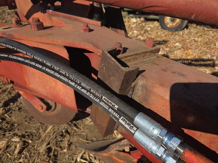 white-6-bottom-plow-image-22