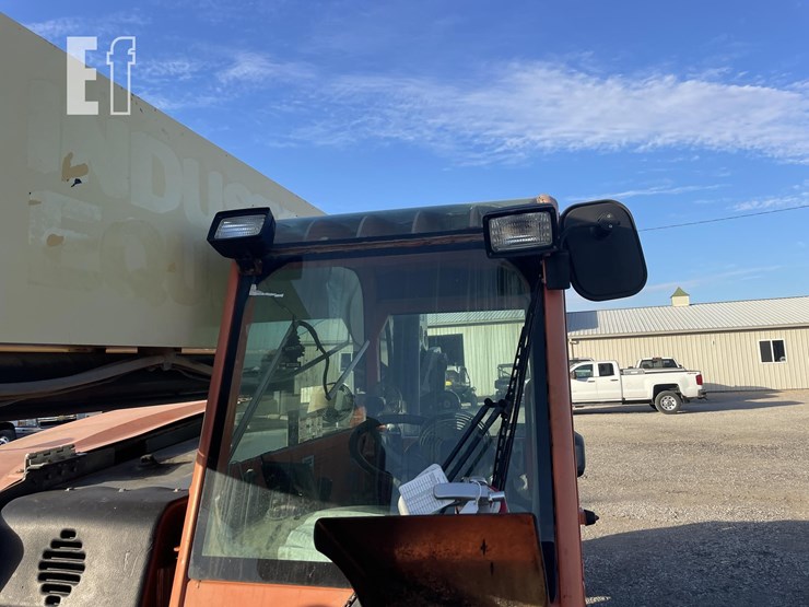 2011-jlg-g10-55a-image-30