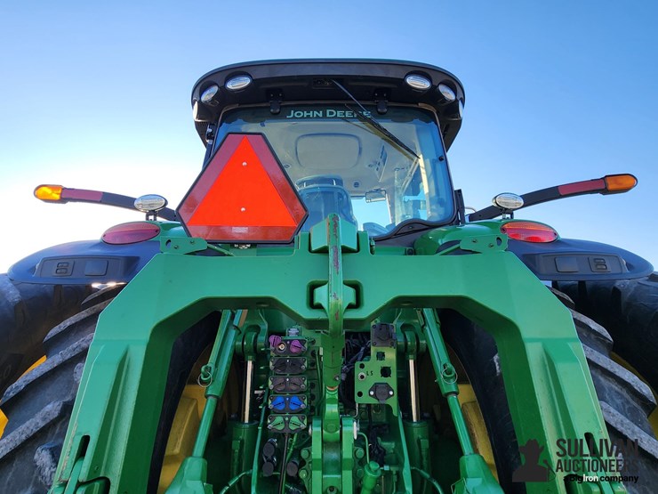 2014-john-deere-8370r-image-11