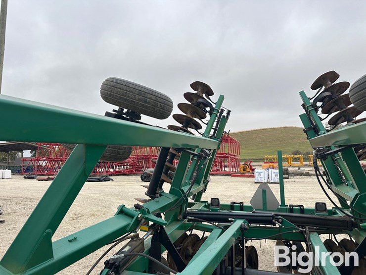 great-plains-3323-tandem-disk-image-19