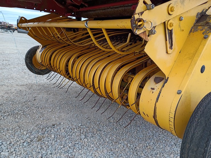 2014-new-holland-br7060-image-22