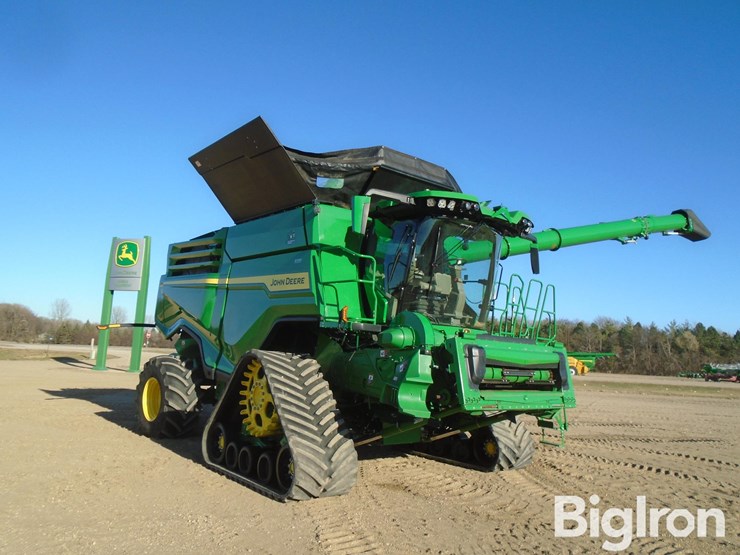 2022-john-deere-x9-1000-image-11