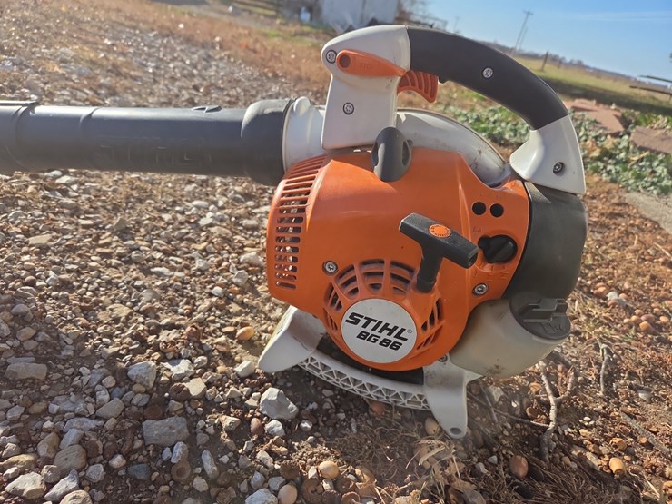 stihl-bg-86-leaf-blower-image-2