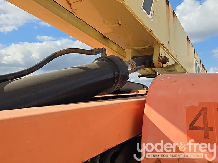 2015-jlg-600aj-image-56