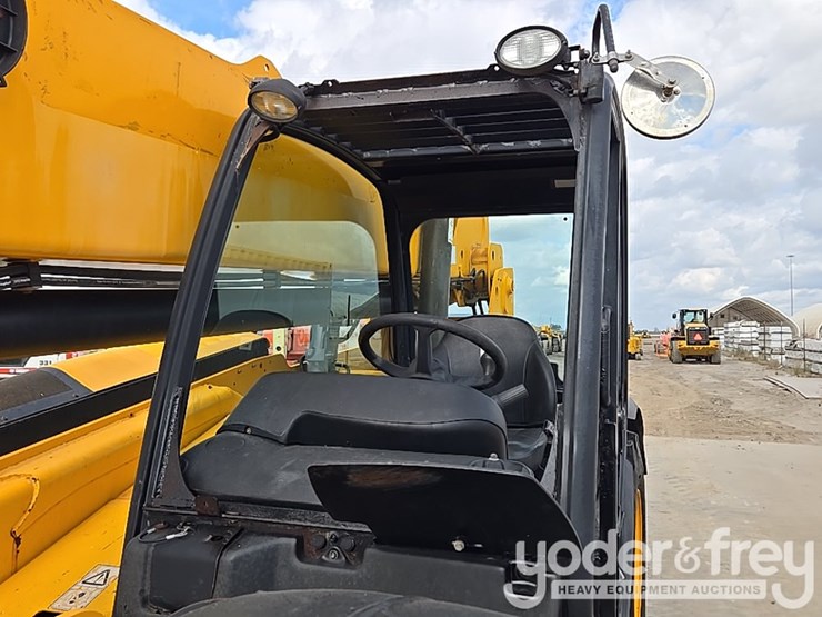 2017-jcb-510-56-image-112