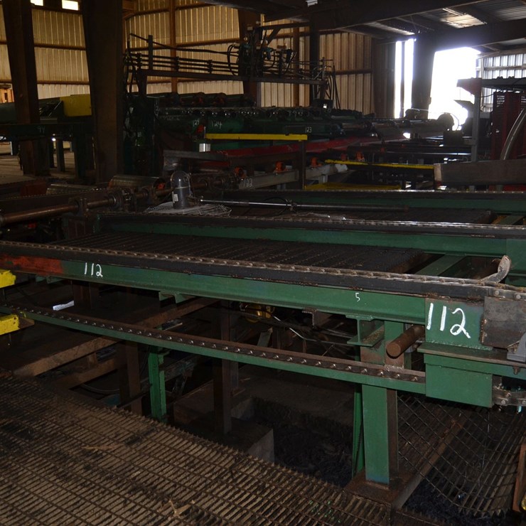 KOCKUMS 13' 3 STRAND INFEED DECK W/ #78 CHAIN W/ CANT STOPS W/ ELECTRIC DRIVE FEEDING INTO LIGNA GANG W/ 6' 3 STRAND POP UP TRANSFER W/ 24" X 10'