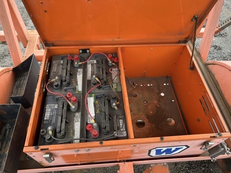 2004-wanco-towable-arrow-board-image-9